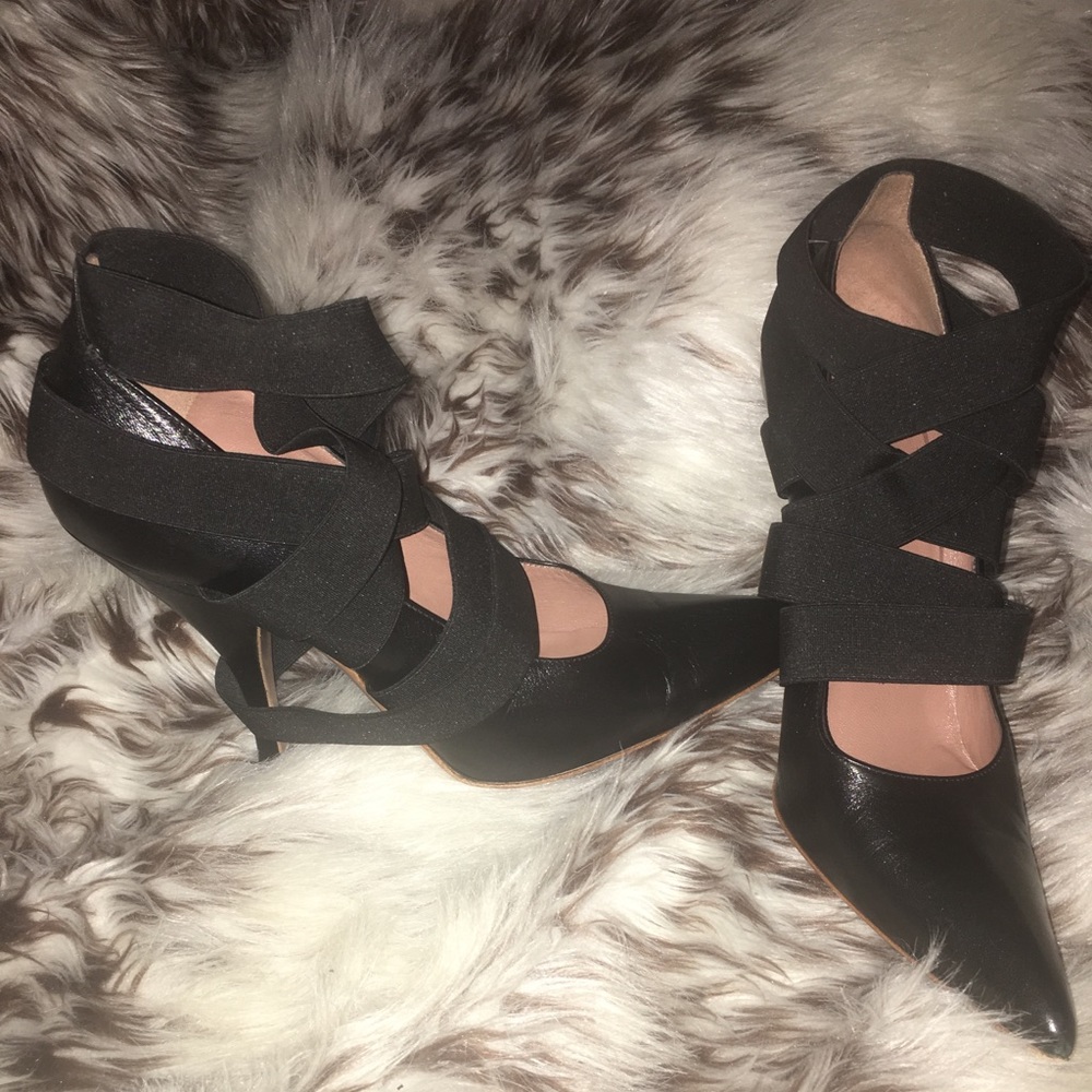 Black Alaia Leather Pumps